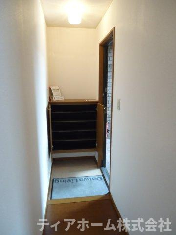 香芝市真美ヶ丘１丁目のハイツの玄関|きれいな玄関です