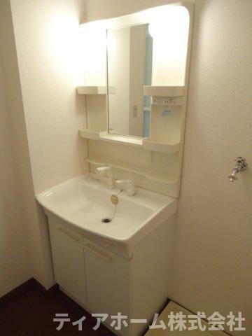 香芝市真美ヶ丘１丁目のハイツの独立洗面台|使いやすい独立洗面台です