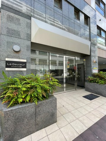 La　Douceur伏見　名古屋市賃貸　仲介手数料無料のエントランス