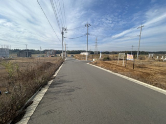 【前面道路含む現地写真】