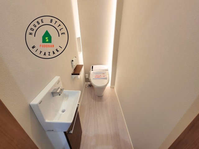 FelidiaGarden恒久南3丁目 （1号棟）のトイレ|間接照明がお洒落なトイレです。