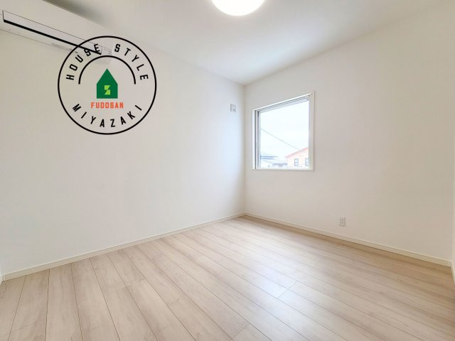 FelidiaGarden恒久南3丁目 （1号棟）の洋室|室内はとても明るく雰囲気の良い空間となっております。
飽きのこないシンプルなデザインが大人気です。