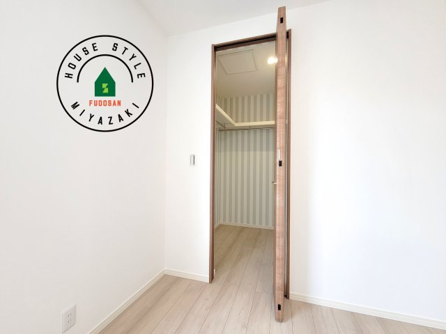 FelidiaGarden恒久南3丁目 （1号棟）の収納|お洋服の出し入れ便利。朝の身支度が楽々！四季のお洋服をまとめて管理が出来るので衣替えの手間が省けます！