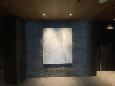 【ロビー】 | ラヴィベール都筑【SHM】 | エントランスを入るとおしゃれな絵画