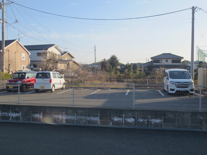 グリーンカトレアⅡの駐車場