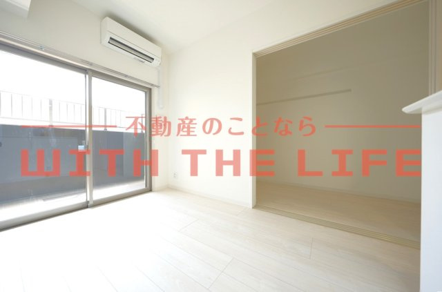 エクストラパレス【10,000円キャッシュバック対象物件】の居間・リビング|ゆったりとしたリビングです