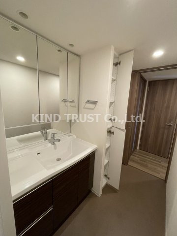 ザ・パークハビオ天満橋の独立洗面台|使いやすい独立洗面台です