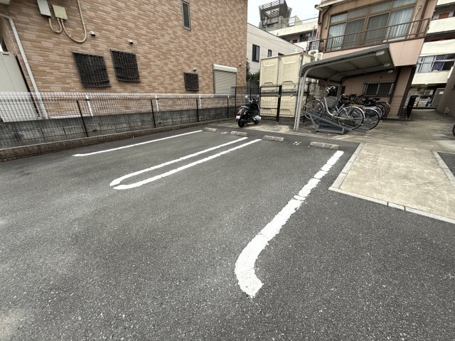 Ａｍｅｎｉｔｙ　Ｗｅｓｔの駐車場