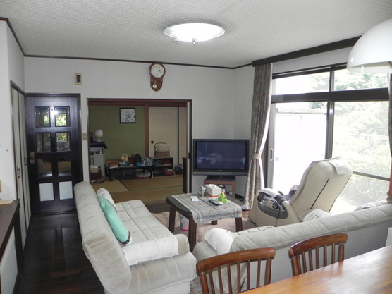 【居間・リビング】 | 大室高原別荘地　古家付土地