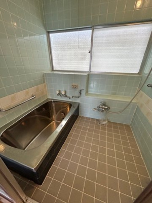 【浴室】 | 東川島町中古戸建て | おいたき機能付　窓あり