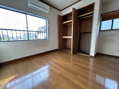 【洋室】 | 東川島町中古戸建て | 2階洋間