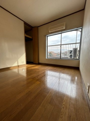 【洋室】 | 東川島町中古戸建て | 2階洋間