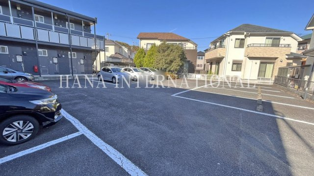 レオパレス鍵の駐車場