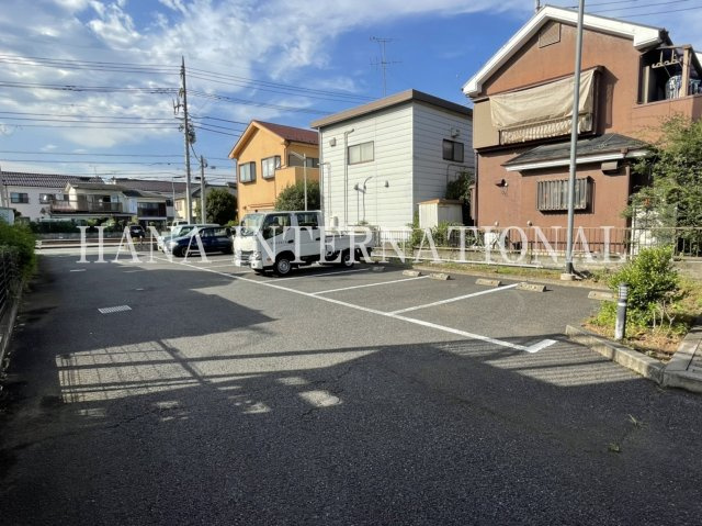 レオパレスのぼり川の駐車場