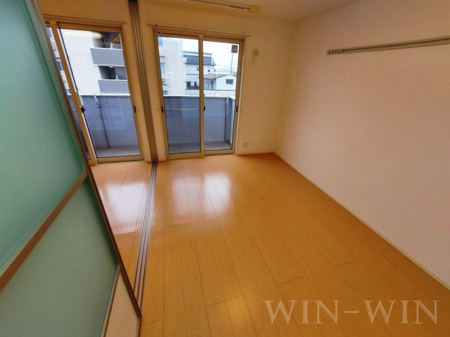 アゼリア A棟の寝室