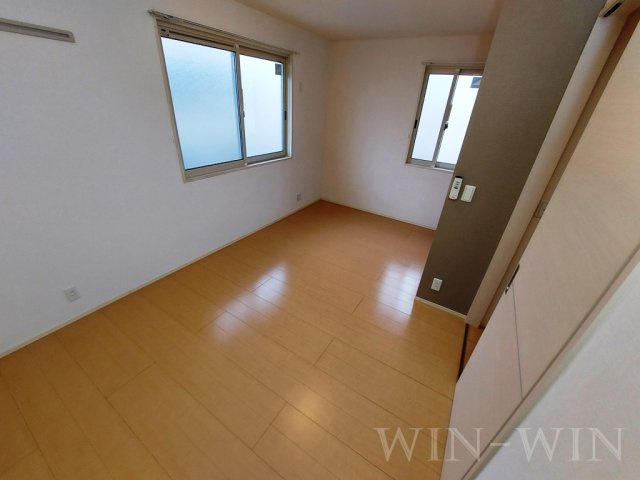 アゼリア A棟の寝室