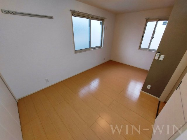 アゼリア A棟の寝室