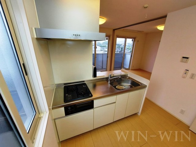 アゼリア A棟のキッチン