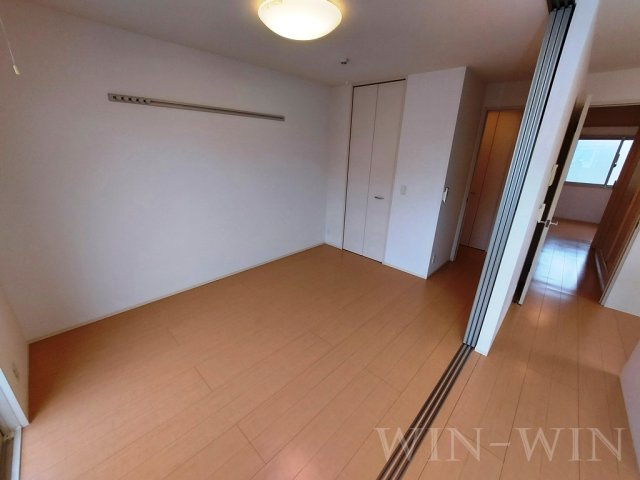 アゼリア A棟の寝室