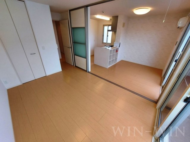 アゼリア A棟の寝室