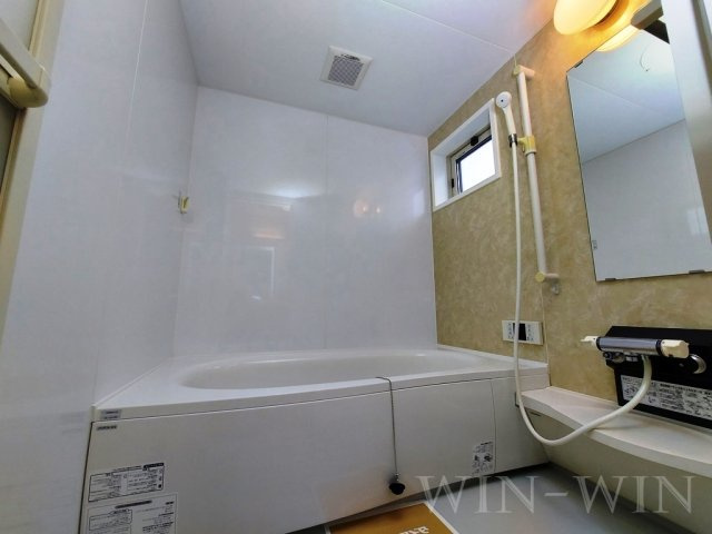 アゼリア A棟の浴室