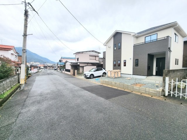 ーFITーフィットー小倉北区下富野５丁目３期　【小倉北区　新築戸建て】の前面道路含む現地写真|交通量も少なく駐車しやすい♪　【小倉北区　新築戸建て】