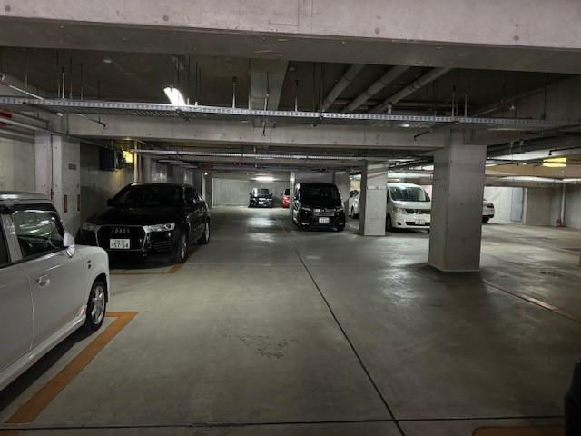 GARNET RESIDENCE上桂（ガーネットレジデンス上桂）の駐車場