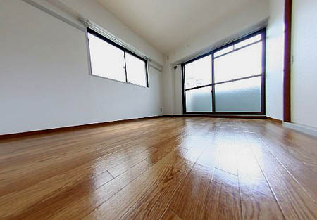 和泉市上町の賃貸マンションの居間・リビング|使いやすいリビングです