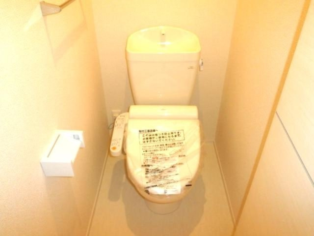ウィットARのトイレ|落ち着いた色調のトイレです