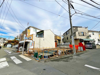【前面道路含む現地写真】