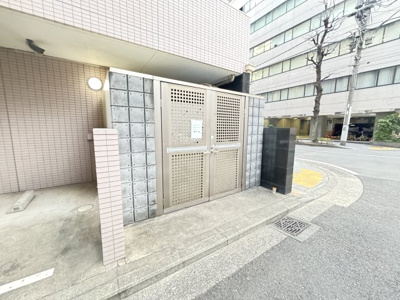 【その他共用部分】 | 【売主直売】フェリズ横浜関内 | 敷地内ゴミ置き場です。