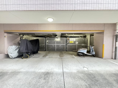 【駐車場】 | 【売主直売】フェリズ横浜関内 | 駐車場・敷地内バイク置場です。