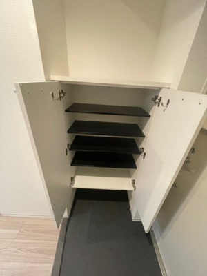 【玄関】 | ●セレニテ九条リアン