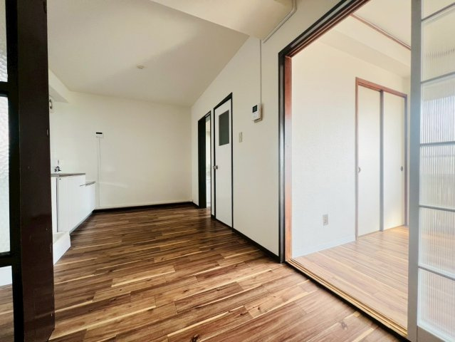 潮見ヶ丘コーポラスの居間・リビング