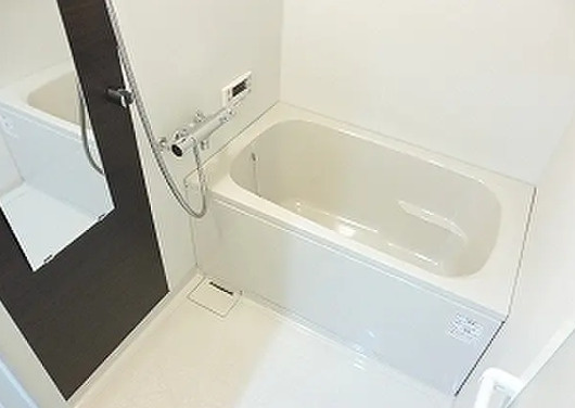 ALLEY6の浴室|日々の疲れを癒すお風呂付です