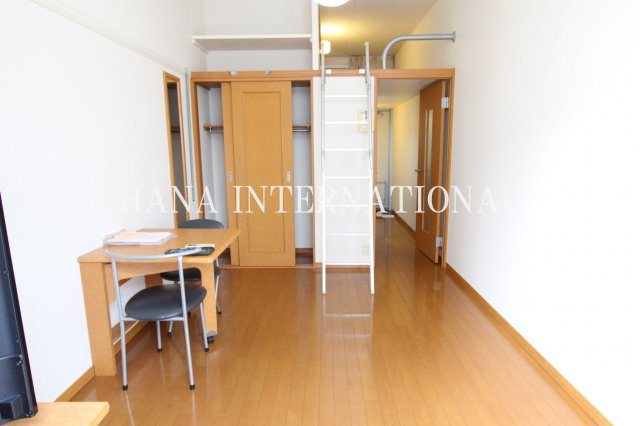 レオパレスプランドールの居間・リビング