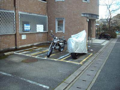 エルム松ヶ崎の駐車場