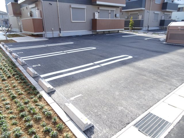D-room南高橋町EASTの駐車場
