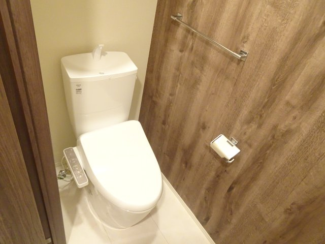 D-room南高橋町EASTのトイレ