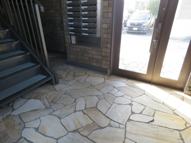 ベルデュールFのエントランス