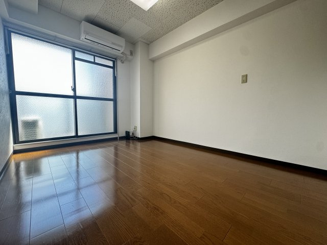 【寝室】 | シェルプール弐番館 | きれいな洋室です