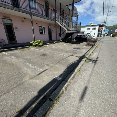 ハイツアビーロードの駐車場