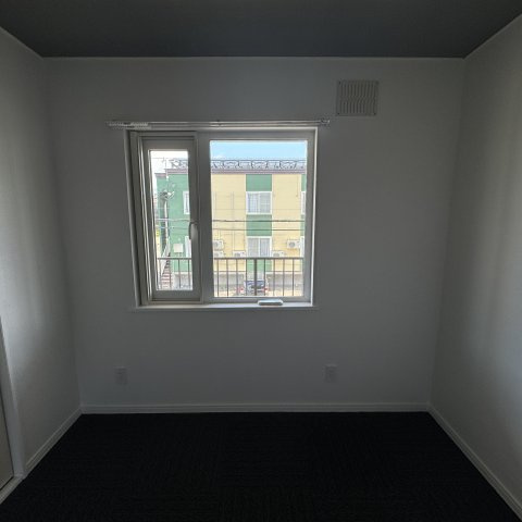 ハイツアビーロードの洋室