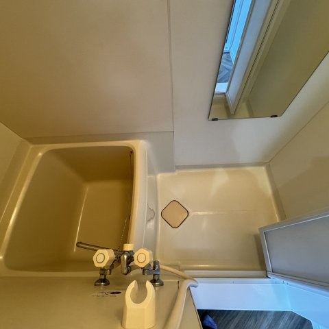 ハイツアビーロードの浴室