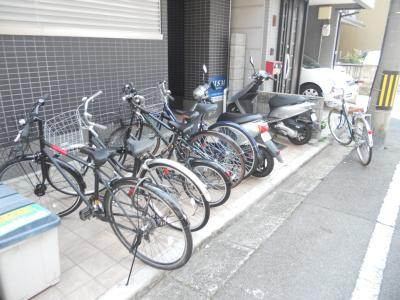 仁王門マンションの駐車場|駐輪場