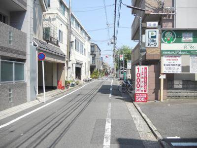 仁王門マンションの周辺|前面道路