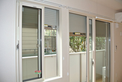 【セキュリティ】 | チェリーブロッサム | 防犯シャッター雨戸付きなので夜やお出かけ時も安心です！雨戸は冬場の寒さ対策にもなります◎