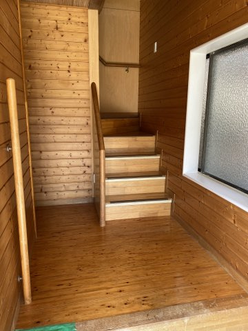 山口駐屯地近く！木の温もりを感じる設備充実の2階建て戸建てのその他