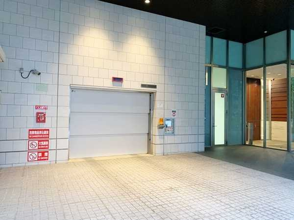 プラウドタワー白金台の駐車場