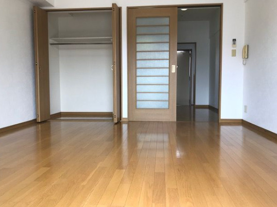 メープルコートⅠの居間・リビング|ゆったり過ごせる居間です